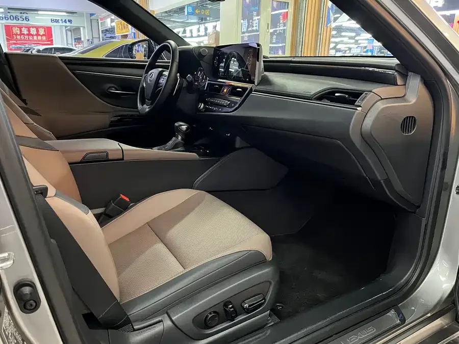 Lexus ES 2023 200 Excellence Edition 2023 — миниатюра 4