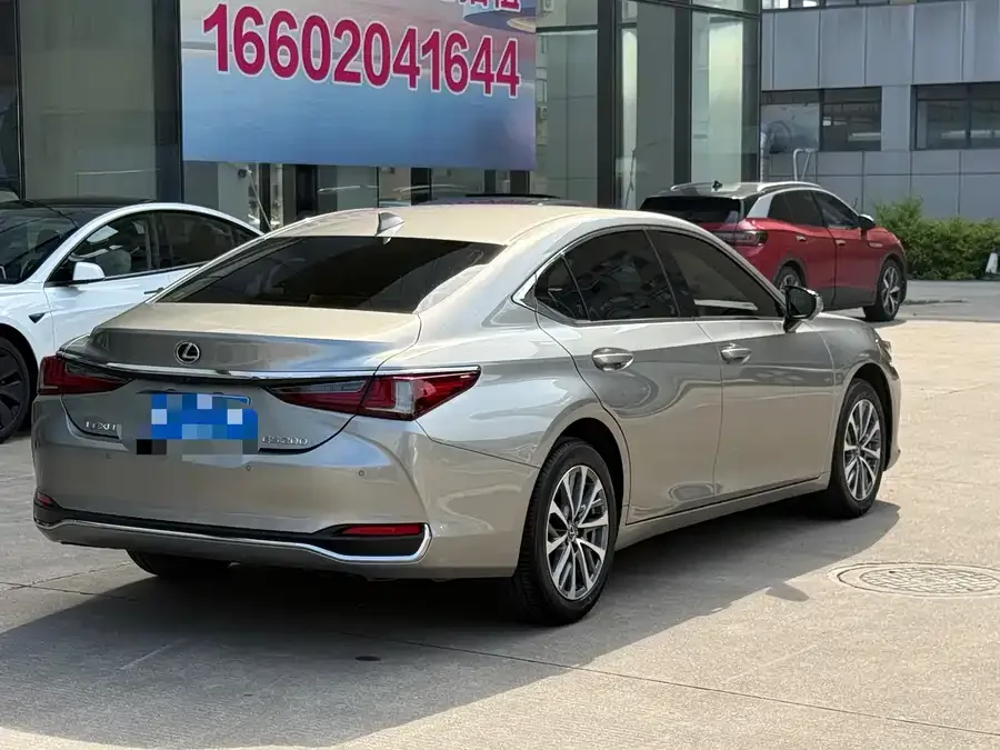 Lexus ES 2023 200 Excellence Edition 2024 — миниатюра 5
