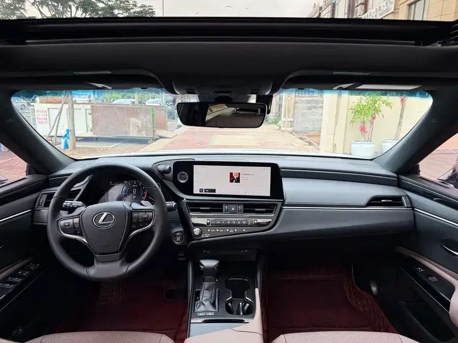 Lexus ES 2023 200 Excellence Edition 2024 — миниатюра 2