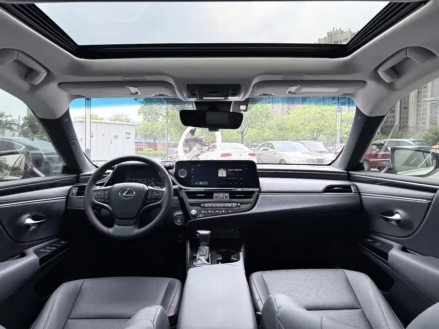 Lexus ES 2022 200 Excellence Edition 2023 — миниатюра 3