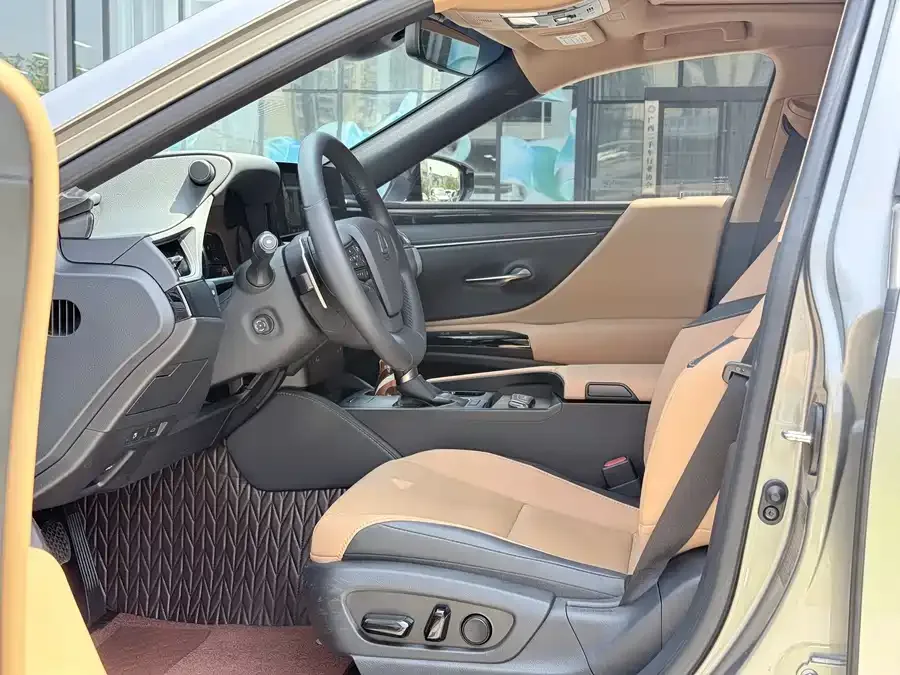 Lexus ES 2022 200 Excellence Edition 2024 — миниатюра 2
