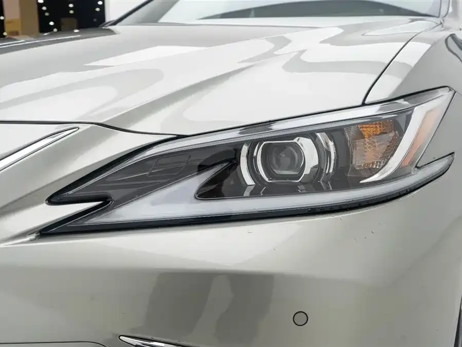 Lexus ES 2022 200 Excellence Edition 2024 — миниатюра 3