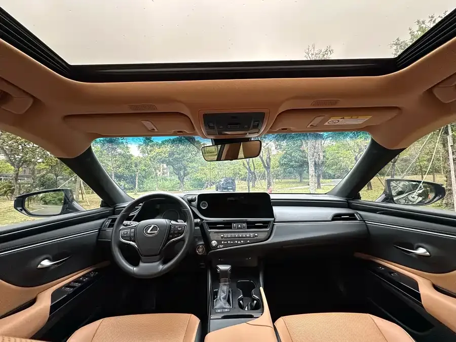 Lexus ES 2023 200 Excellence Edition 2024 — миниатюра 2