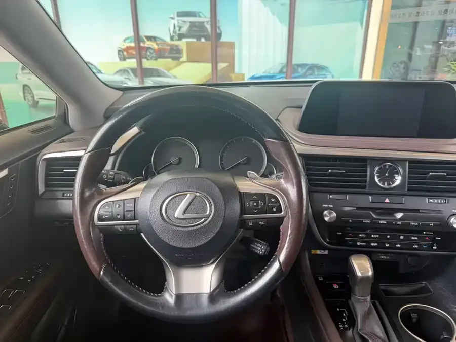Lexus RX 2020 facelift 300 four-wheel drive elegant version 2022 — миниатюра 2