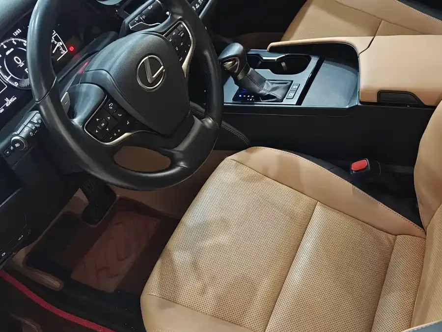 Lexus ES 2023 200 Excellence Edition 2024 — миниатюра 3