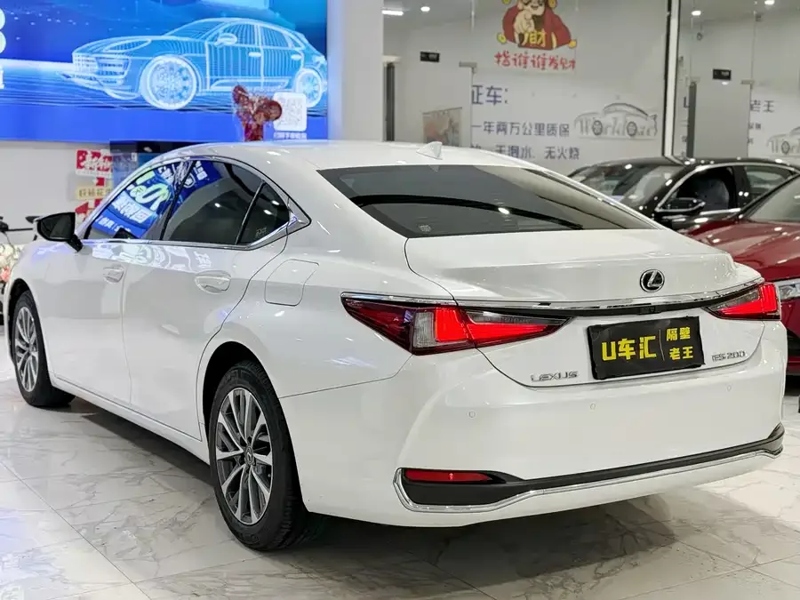 Lexus ES 2022 200 Excellence Edition 2023 — миниатюра 3