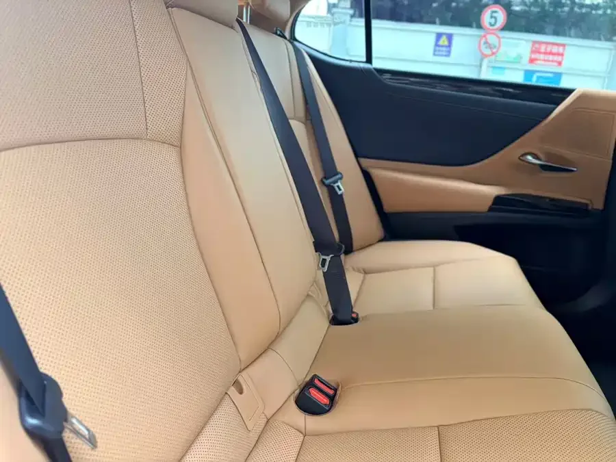 Lexus ES 2023 200 Excellence Edition 2023 — миниатюра 4