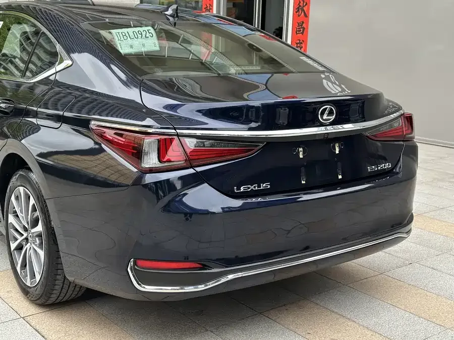 Lexus ES 2023 200 Excellence Edition 2024 — миниатюра 3