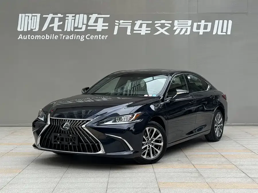 Lexus ES 2024