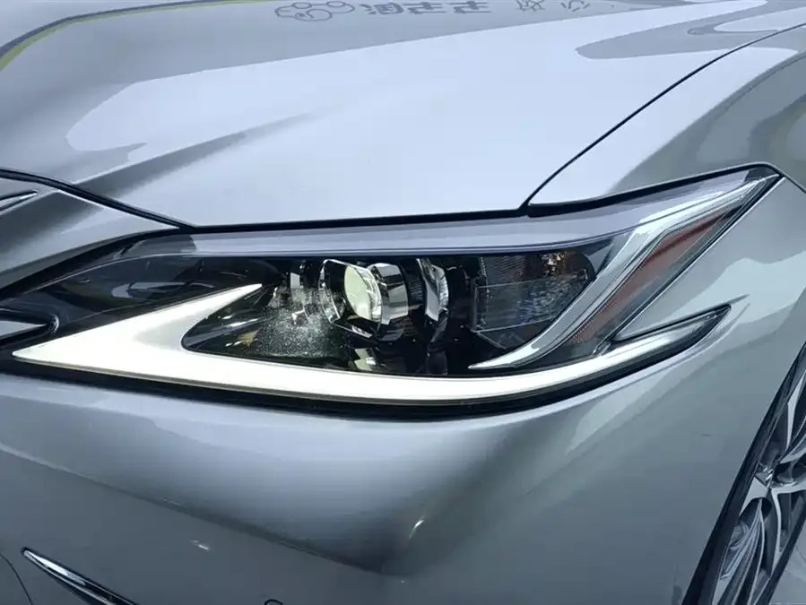 Lexus ES 2022 200 Excellence Edition 2024 — миниатюра 2