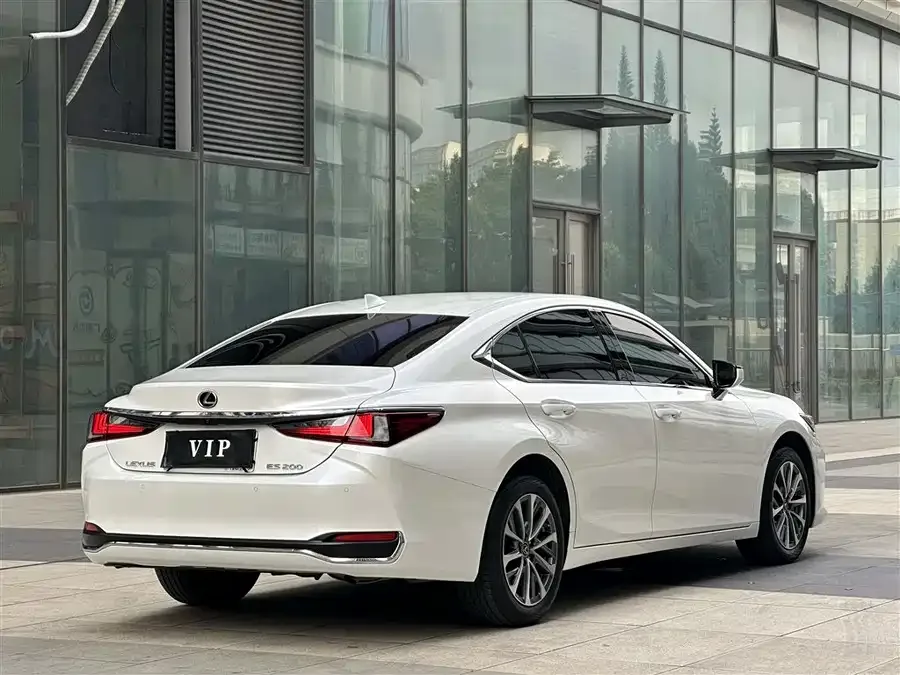 Lexus ES 2022 200 Excellence Edition 2023 — миниатюра 3