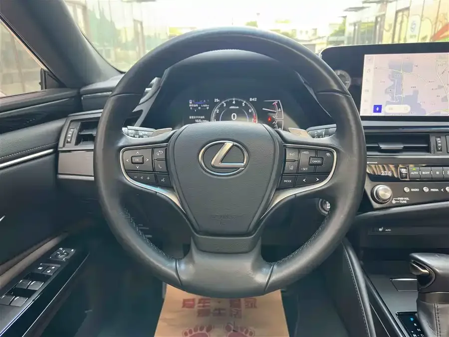 Lexus ES 2022 200 Excellence Edition 2023 — миниатюра 4