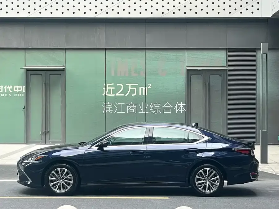 Lexus ES 2023 200 Excellence Edition 2024 — миниатюра 3