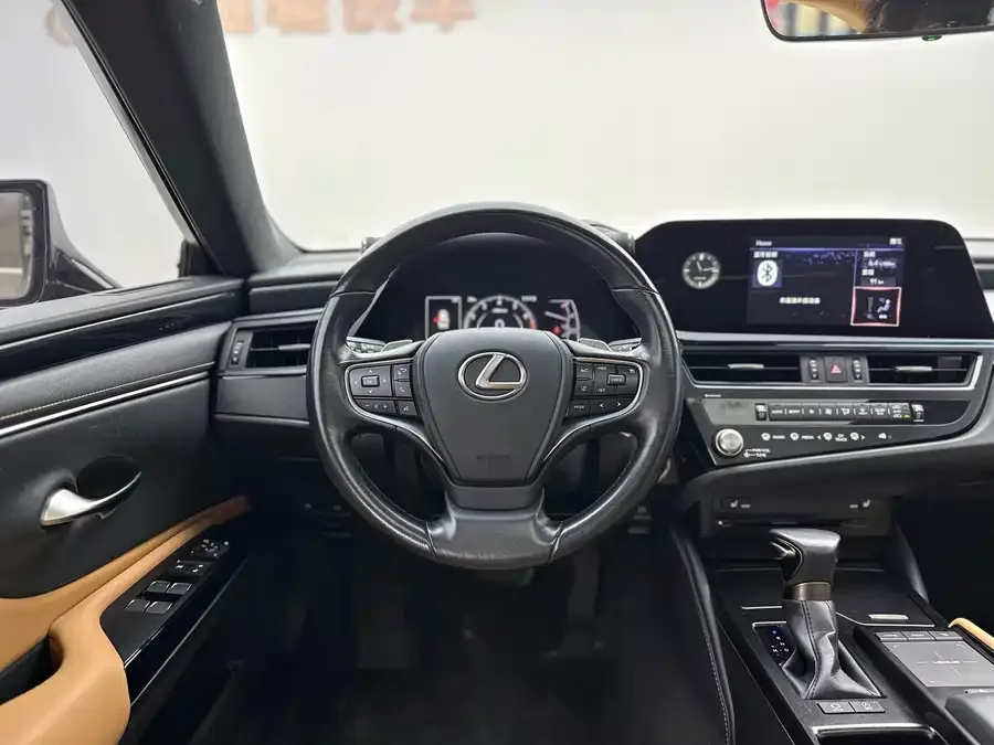 Lexus ES 2021 200 Excellence Edition 2022 — миниатюра 3