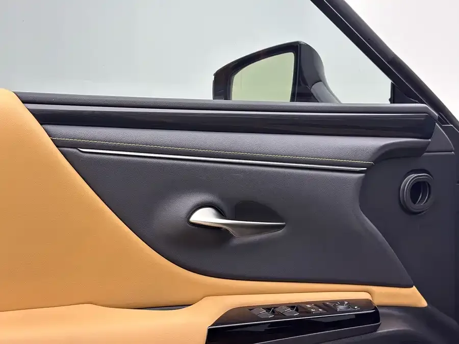 Lexus ES 2021 200 Excellence Edition 2022 — миниатюра 4