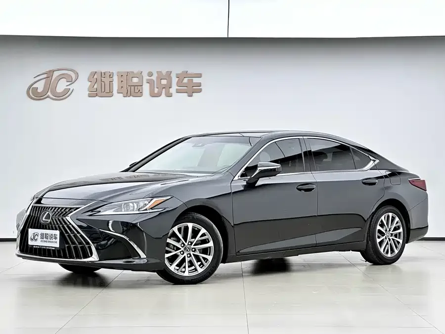 Lexus ES 2022