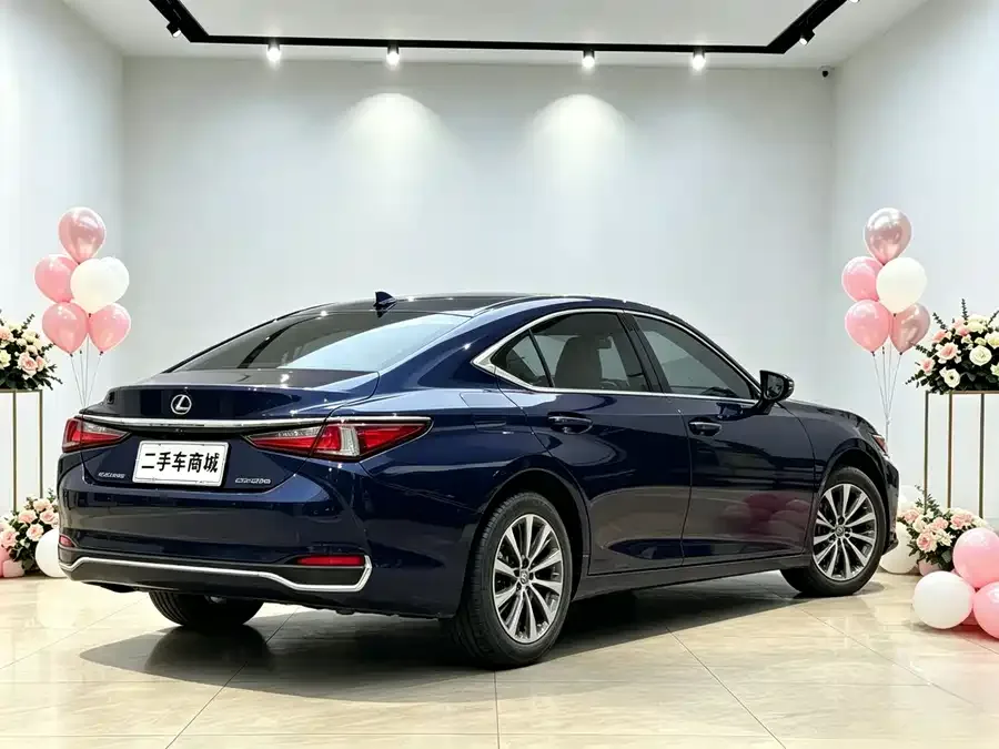 Lexus ES 2023 200 Luxury Edition 2023 — миниатюра 4