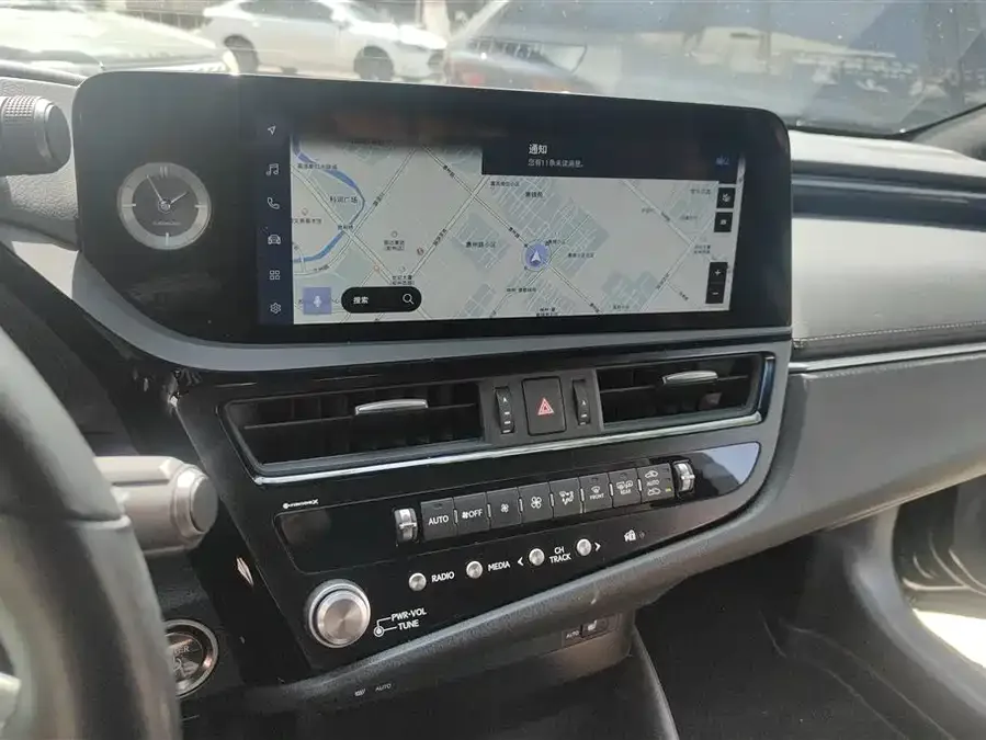 Lexus ES 2022 300h Excellence Edition 2023 — миниатюра 4