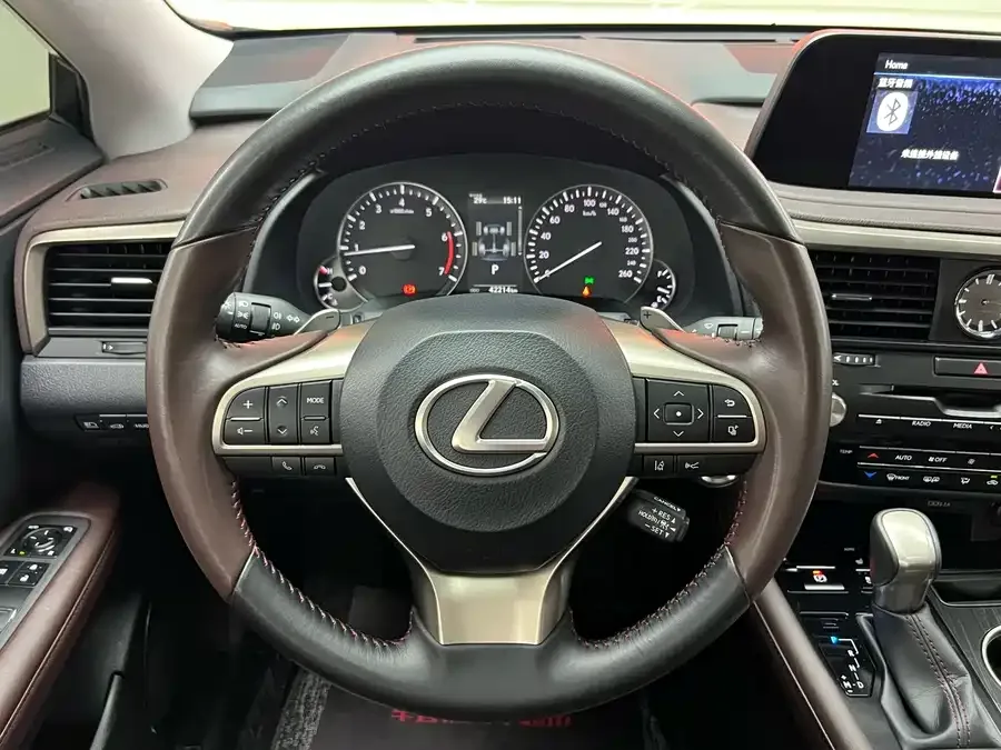 Lexus RX 2020 facelift 300 four-wheel drive elegant version 2022 — миниатюра 4