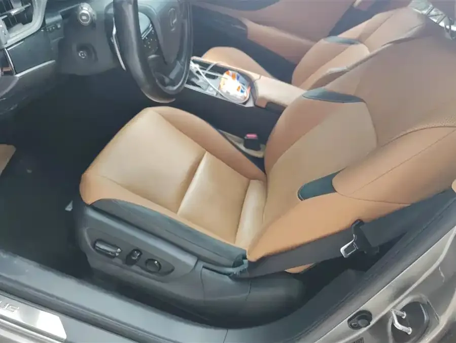 Lexus ES 2023 200 Excellence Edition 2023 — миниатюра 3