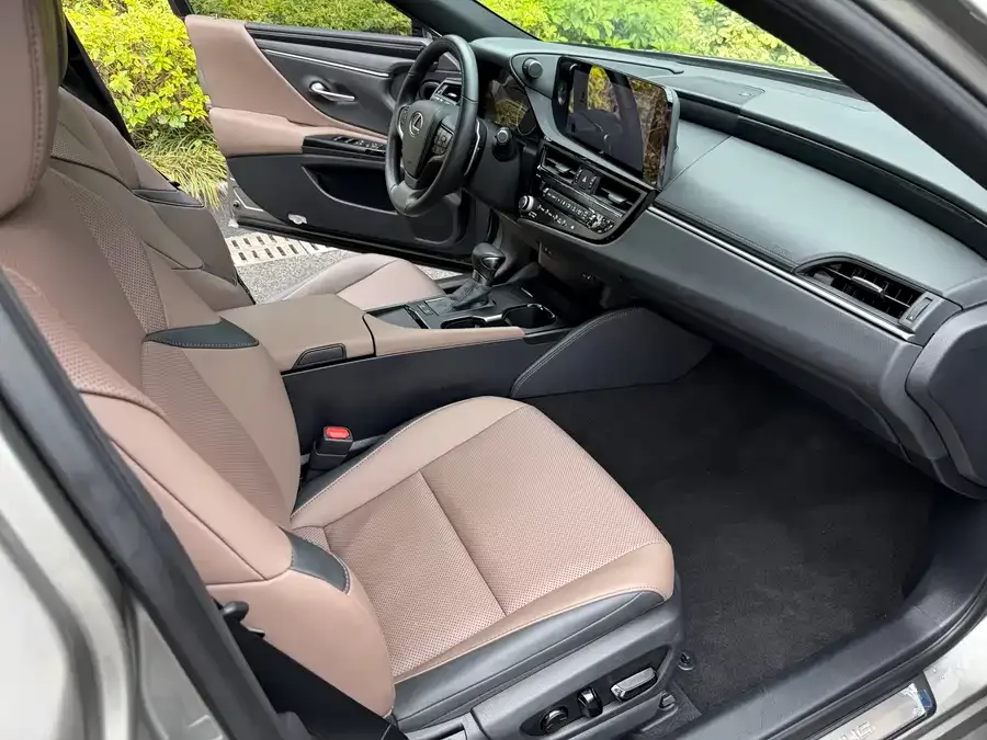 Lexus ES 2023 200 Excellence Edition 2024 — миниатюра 3