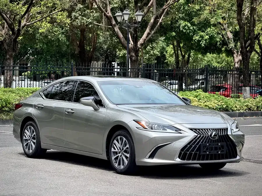 Lexus ES 2023 200 Excellence Edition 2024 — миниатюра 5