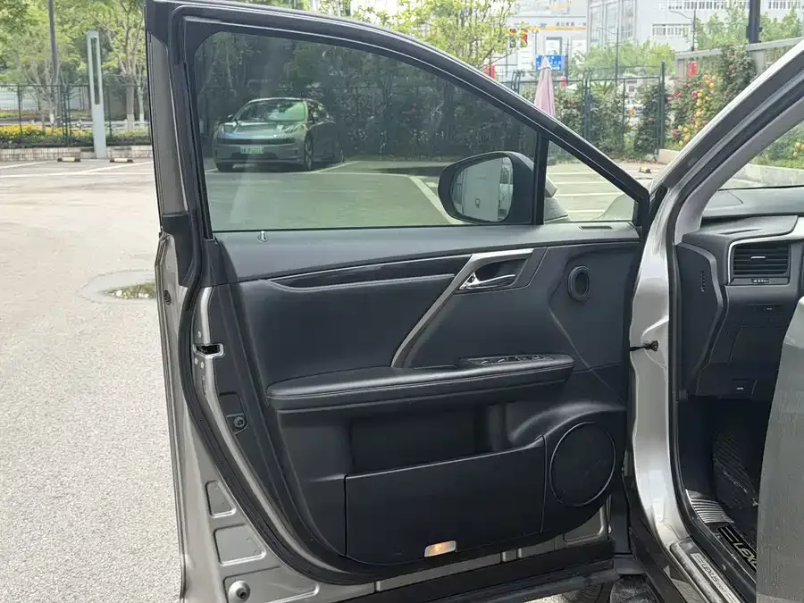 Lexus RX 2020 300 two-wheel drive elite version China VI 2022 — миниатюра 3