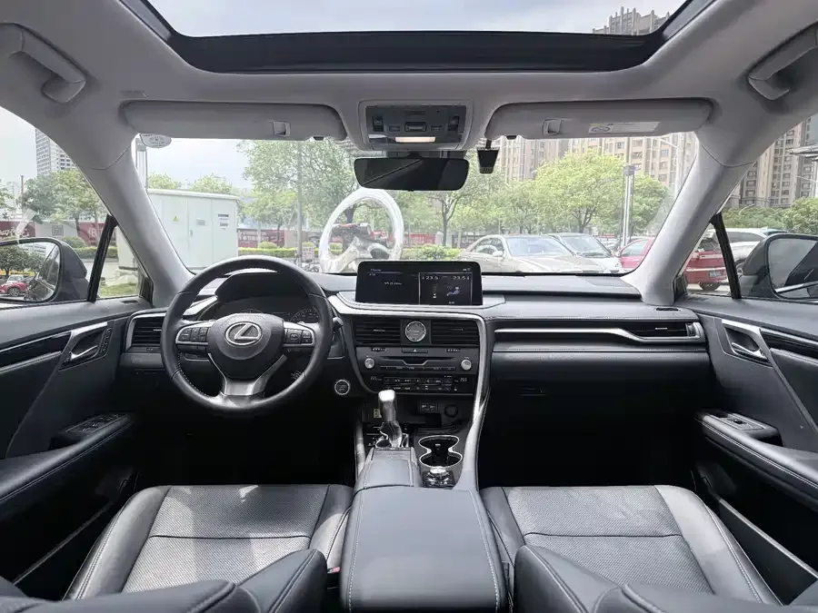 Lexus RX 2020 facelift 300 four-wheel drive elegant version 2022 — миниатюра 3