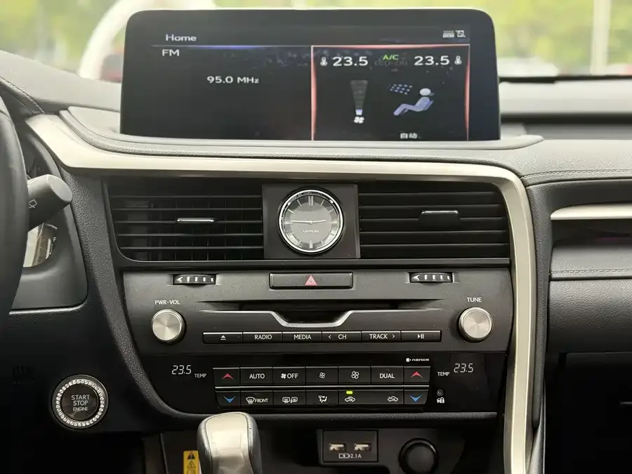 Lexus RX 2020 facelift 300 four-wheel drive elegant version 2022 — миниатюра 4