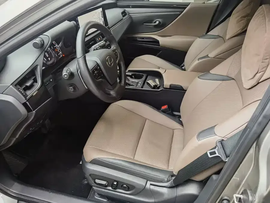 Lexus ES 2022 300h Excellence Edition 2024 — миниатюра 2