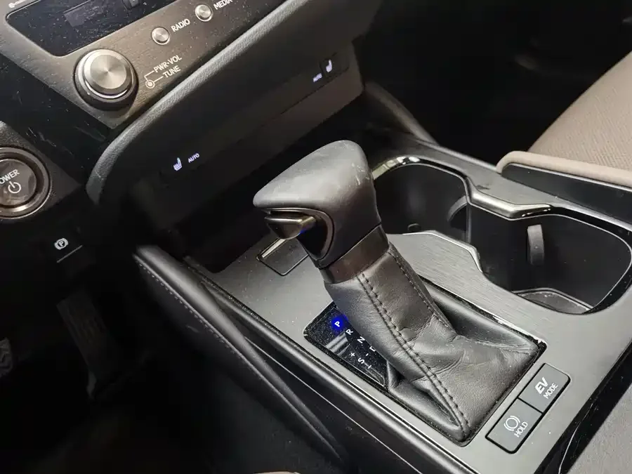 Lexus ES 2022 300h Excellence Edition 2024 — миниатюра 3