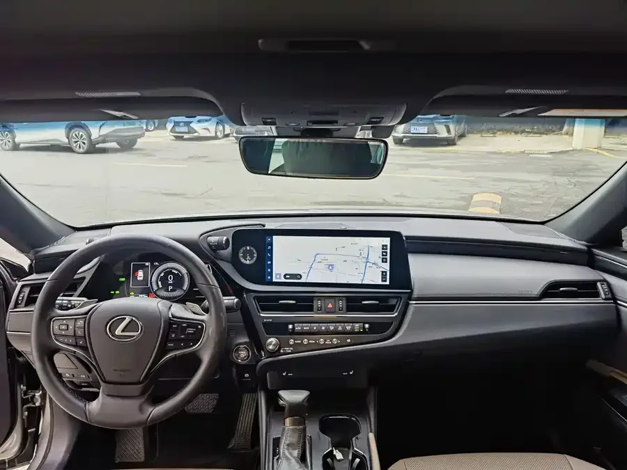 Lexus ES 2022 300h Excellence Edition 2024 — миниатюра 4