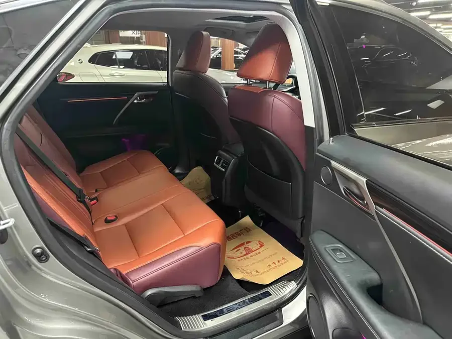 Lexus RX 2020 facelift 300 two-wheel drive elite version 2022 — миниатюра 5