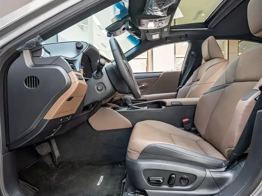 Lexus ES 2025 200 Premium Edition 2025 — миниатюра 4