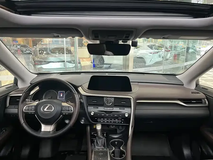 Lexus RX 2020 facelift 300 four-wheel drive elegant version 2022 — миниатюра 3