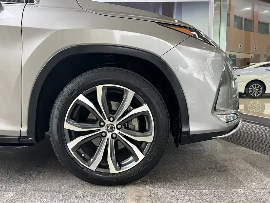 Lexus RX 2020 facelift 300 four-wheel drive elegant version 2022 — миниатюра 4
