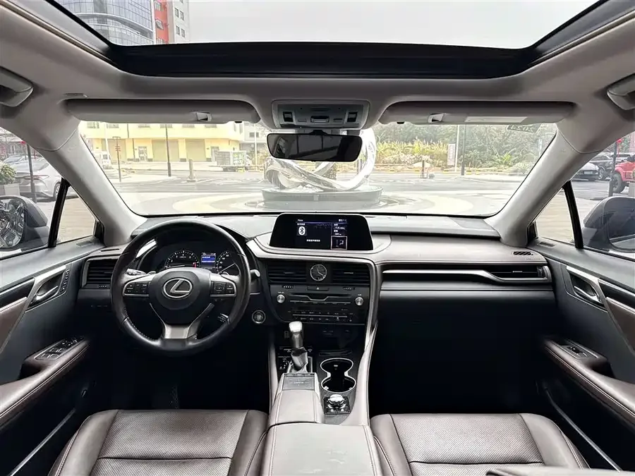Lexus RX 2020 facelift 300 four-wheel drive elegant version 2022 — миниатюра 2