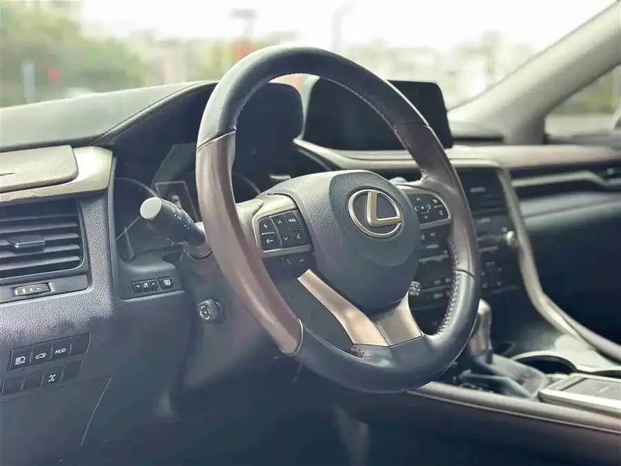 Lexus RX 2020 facelift 300 four-wheel drive elegant version 2022 — миниатюра 4