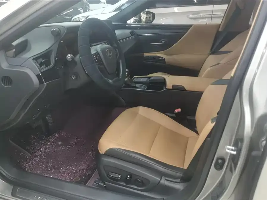 Lexus ES 2021 300h Excellence Edition 2022 — миниатюра 3