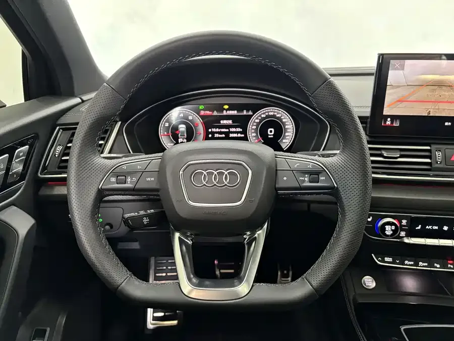 Audi Q5L Sportback 2025 quattro 45th Anniversary Edition 40 TFSI Luxury 2026 — миниатюра 5