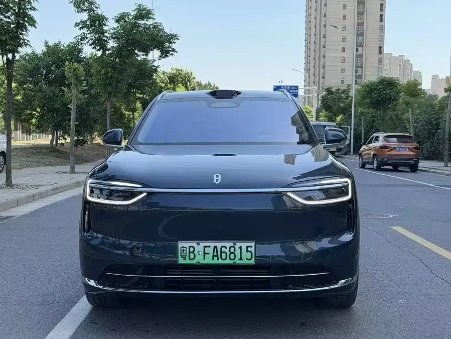AITO M7 Wenjie M7 2026 Extended Range Max 4WD 5-Seater (192-line LiDAR) 2025 — миниатюра 3