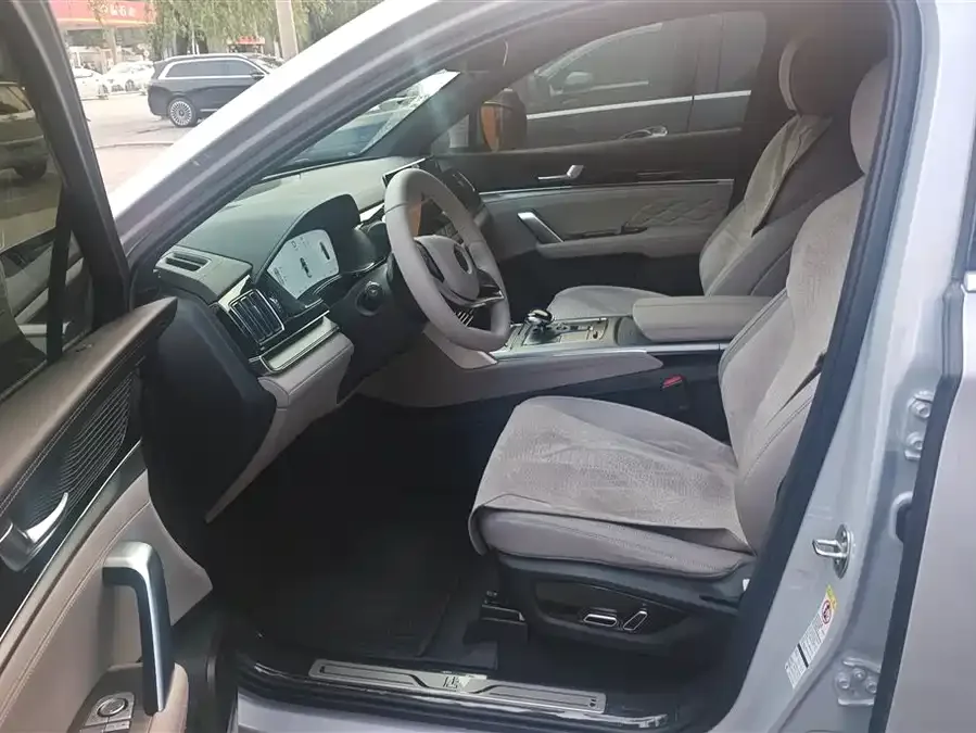 BYD Tang New Energy Tang New Energy 2025 DM-i Intelligent Driving Edition 115KM Premium Edition 2025 — миниатюра 3