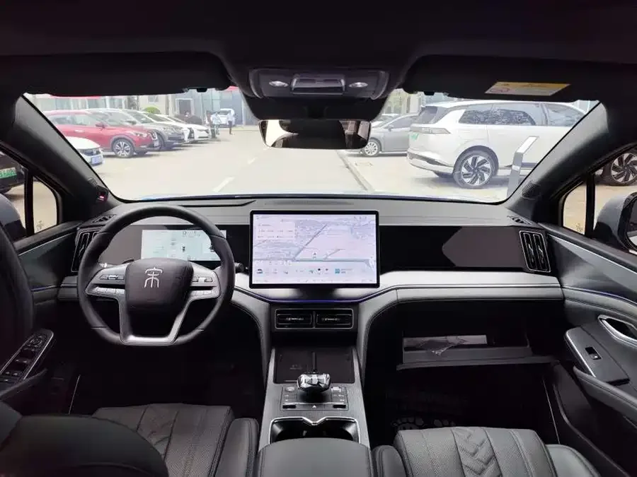 BYD Song L DM-i Song L DM-i 2025 Intelligent Driving Edition 112km Surpassing Edition 2025 — миниатюра 2