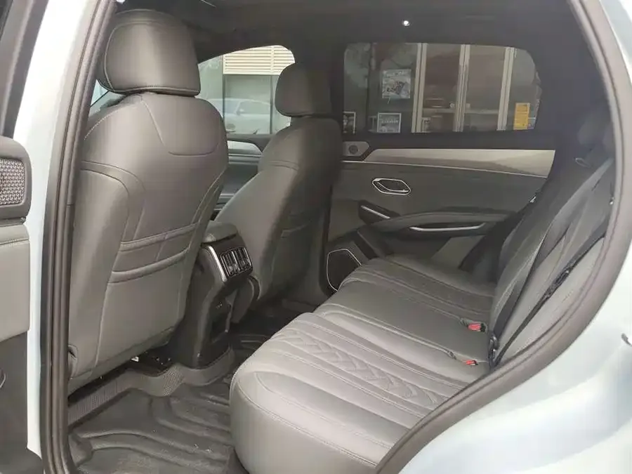 BYD Song L DM-i Song L DM-i 2025 Intelligent Driving Edition 112km Surpassing Edition 2025 — миниатюра 4