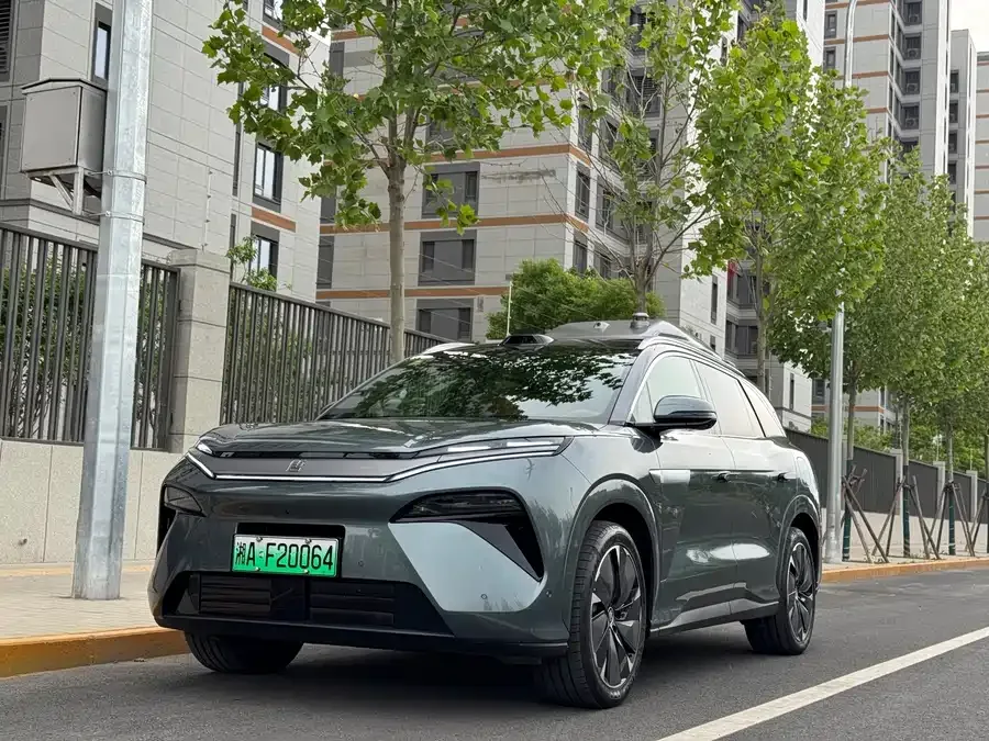 BYD Tang L 2025