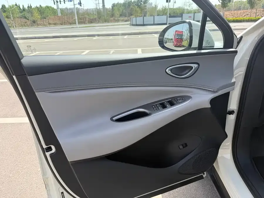 BYD Hiace 06 Hiace 06 2025 DM-i 205 Navigator Pro Edition 2025 — миниатюра 3