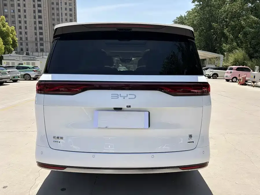 BYD summer Summer 2025 DM-i 1.5T 100km Leading Model 2025 — миниатюра 2