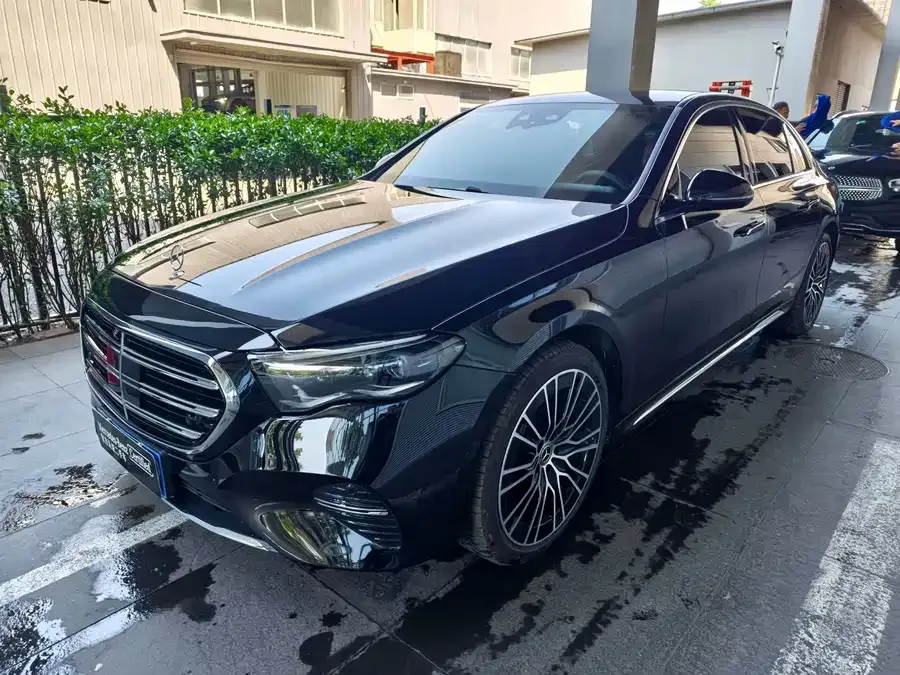 Mercedes-Benz E-Class 2025