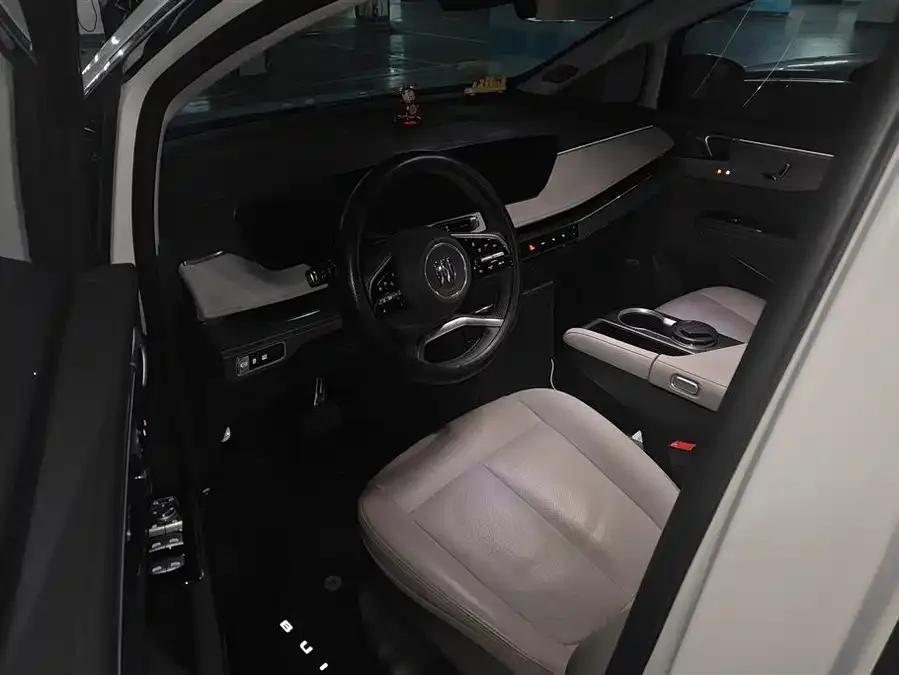 Buick GL8 2025 Lu Zun Premium Edition 2025 — миниатюра 3
