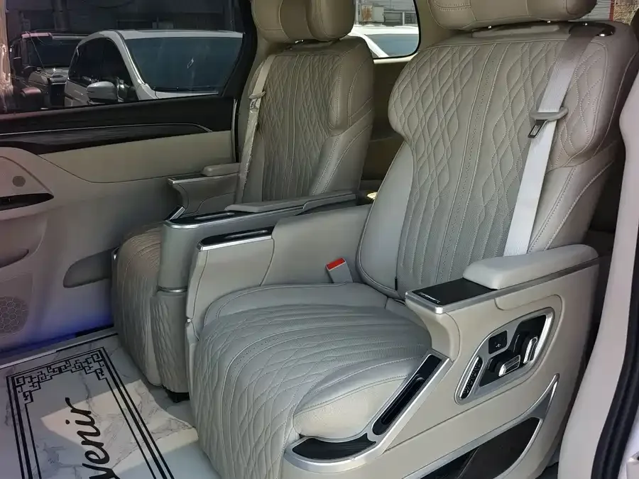 Buick GL8 2023 ES Lu Zun Comfort Edition 2023 — миниатюра 2